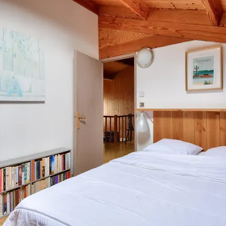Maison A 200m De La - 6 Adultes - 2 Enfants *